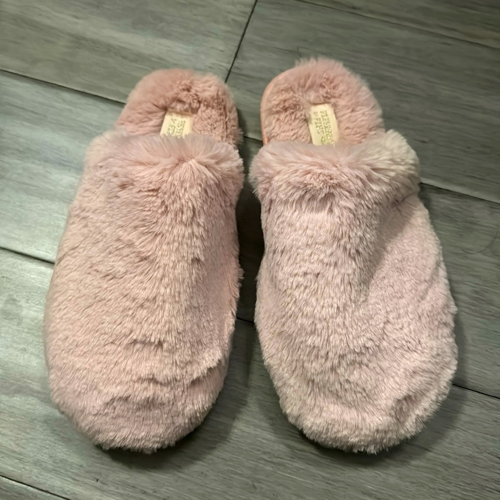NEW Pink Slippers​